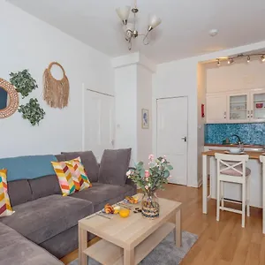 Warm 1bed Flat Leith Walk Apartment Edinburgh