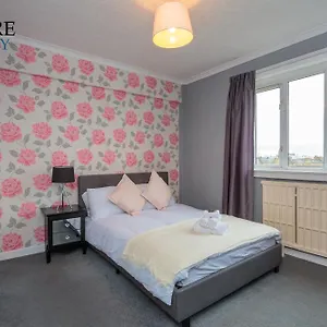 Stunning 3 Bedroom Apartment Edinburgh